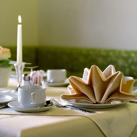 Boutique Montanara Отель Ишгль